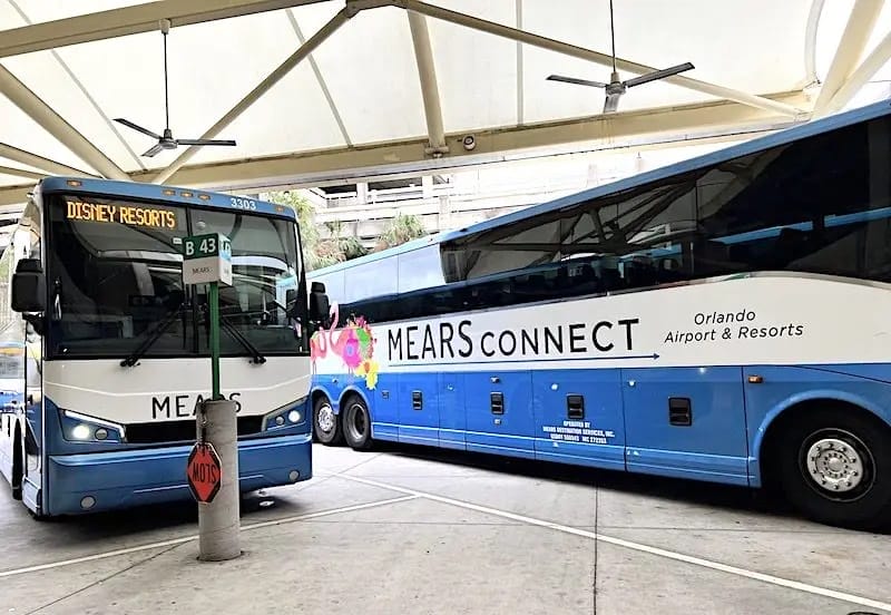 Autobuses en el aeropuerto de Orlando