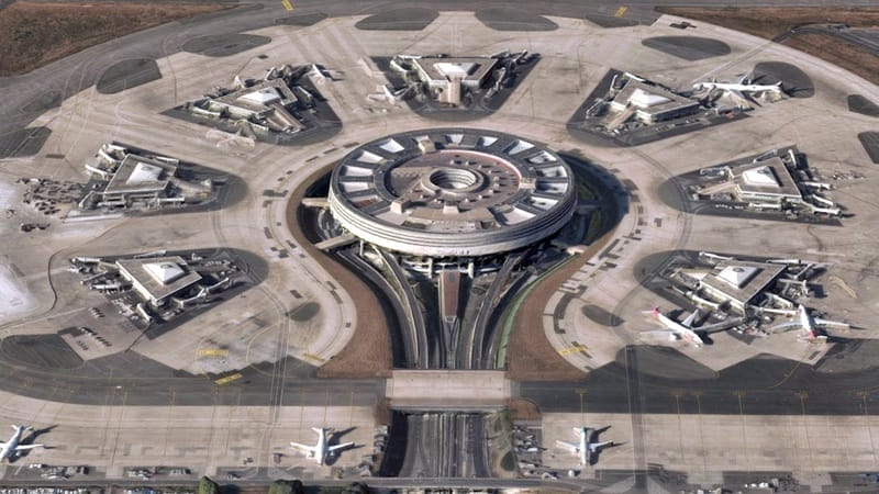 Amplia vista del aeropuerto Charles de Gaulle de París