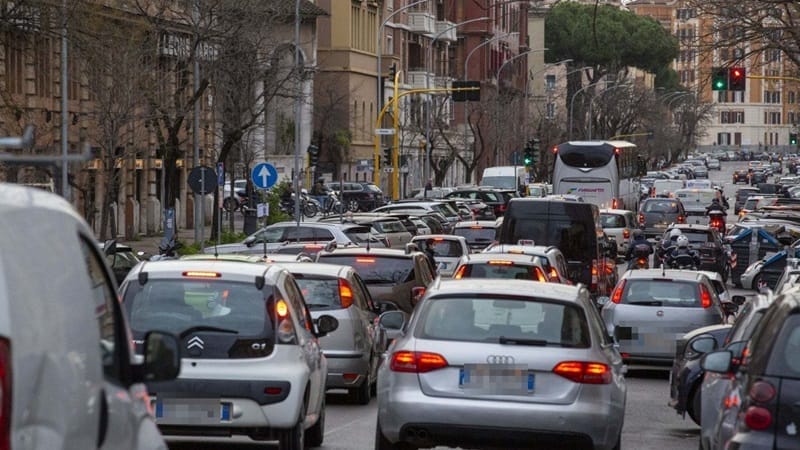 Coches en Roma