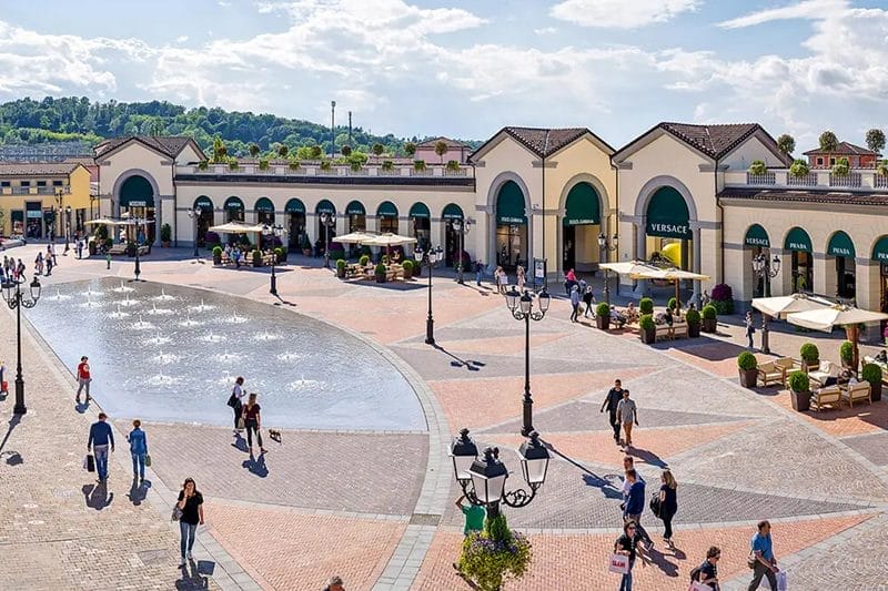 Serravalle Designer Outlet em Serravalle Scrivia