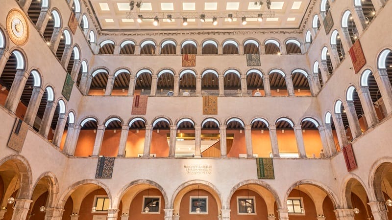 T Fondaco dei Tedeschi shopping center in Venice