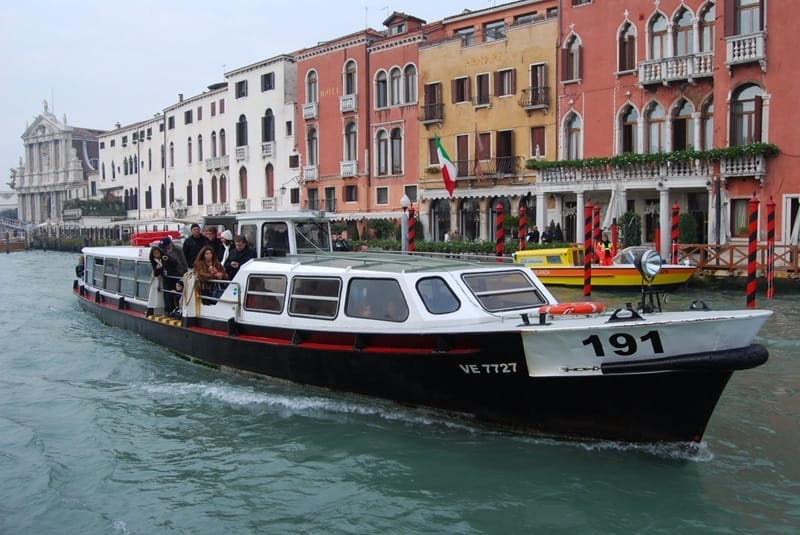 Vaporetto in Venedig