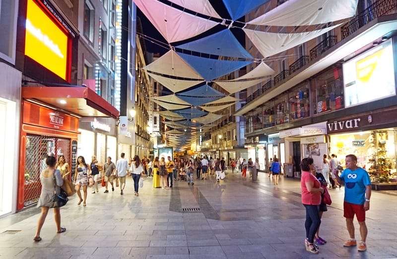 Calle Preciados à Madrid