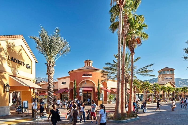 Desert Hills Premium Outlets