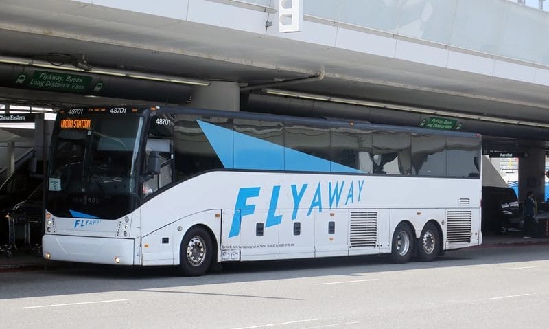 Autobús FlyAway en Los Ángeles