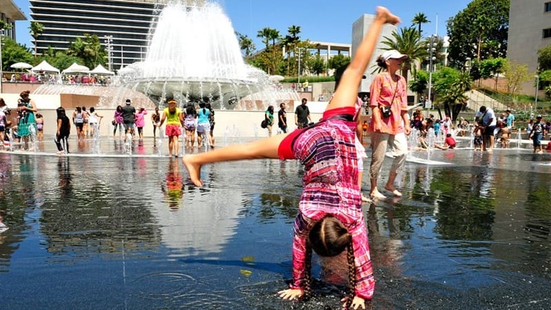 I bambini si divertono a Los Angeles