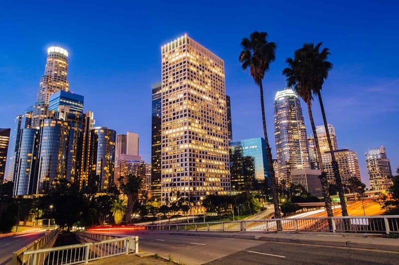 A cidade de Los Angeles à noite