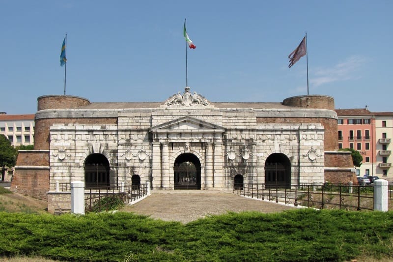 Porta Nuova em Verona