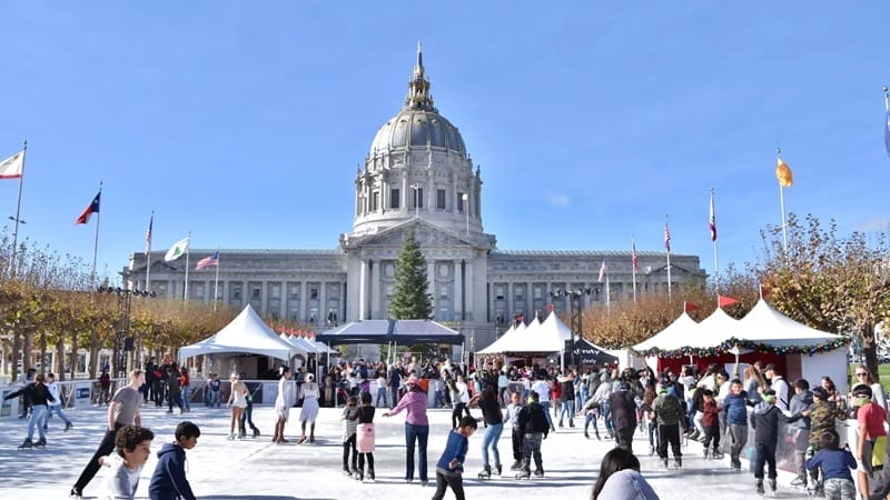 Pattinare sul ghiaccio in inverno a San Francisco