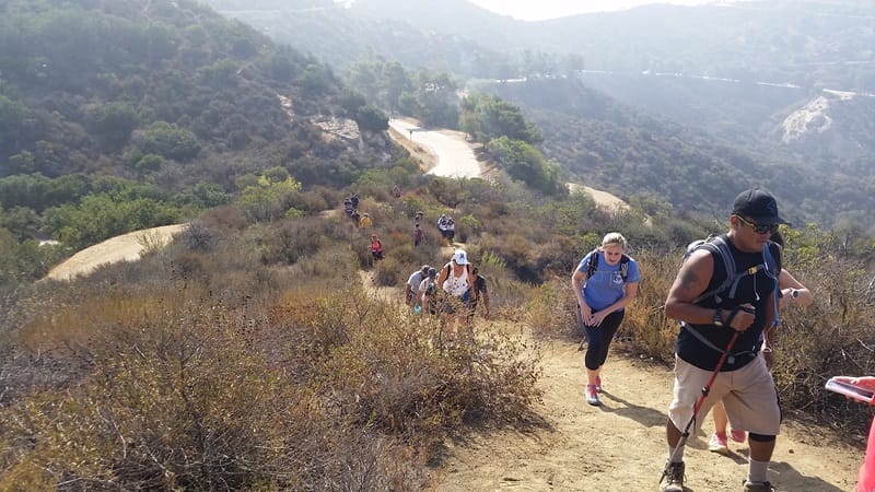 Sentier vers le panneau Hollywood Sign