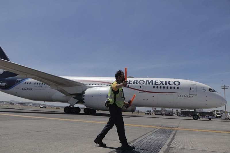 Aeromexico plane