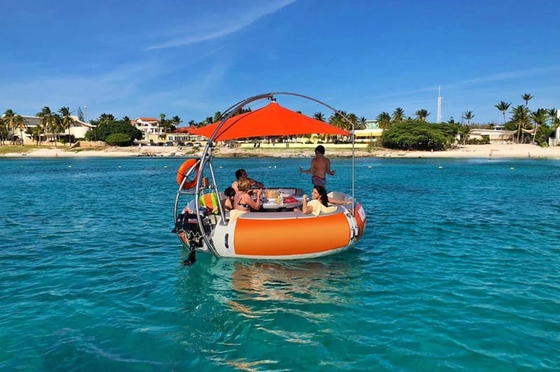 Passeio de barco com donuts em Aruba